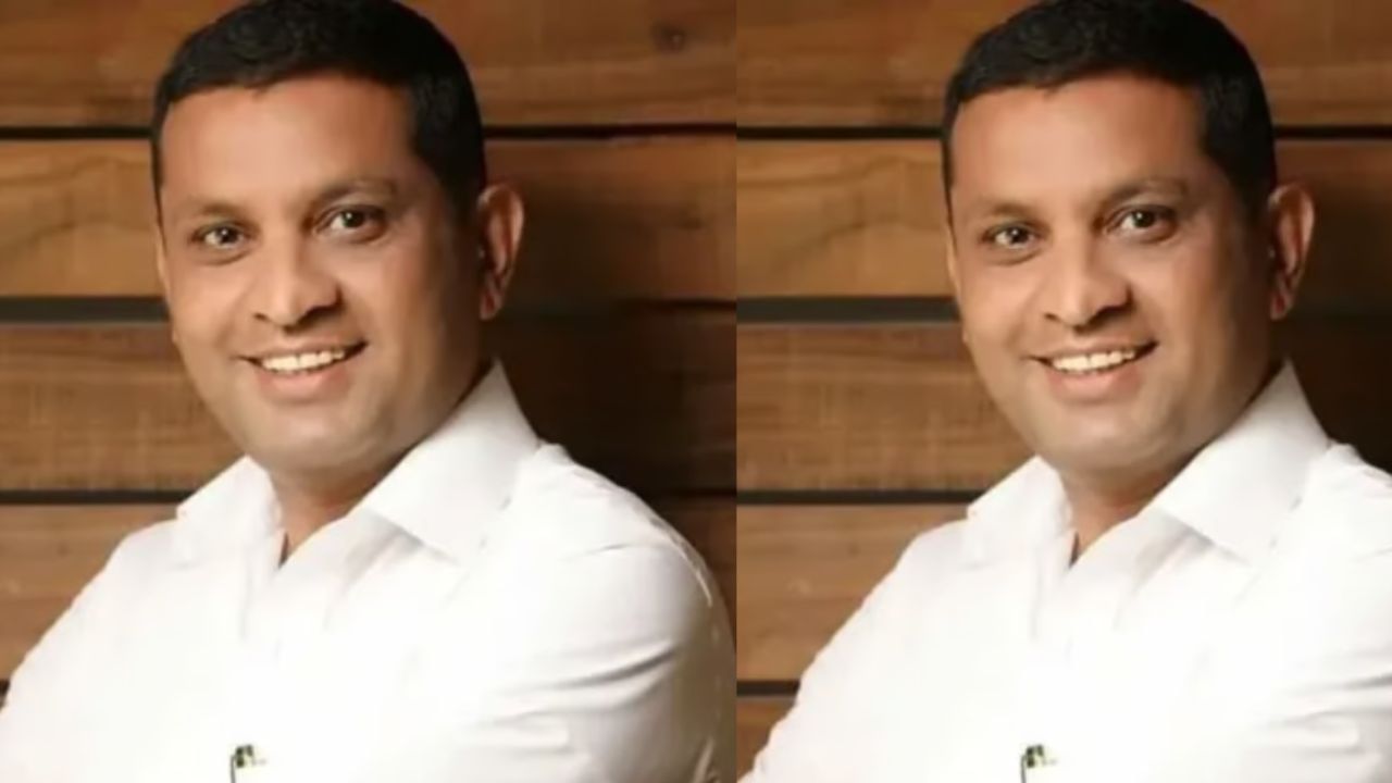 ठाकरे गटाचा बडा नेता अडचणीत, पाईपलाईन चोरी प्रकरणाच्या आरोपानंतर फरार नेत्याच्या शोधासाठी एसआयटी ठाकरे गटाचा बडा नेता अडचणीत, पाईपलाईन चोरी प्रकरणाच्या आरोपानंतर फरार नेत्याच्या शोधासाठी एसआयटी