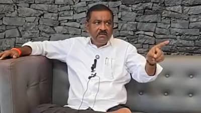 मी अजून धनंजय मुंडेंचा राजीनामा मागितलाच नाही, सुरेश धस यांचं वक्तव्य