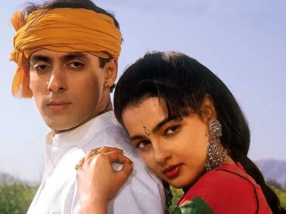 बॉलिवूडमधील सर्वात जास्त डबल मिनिंग गाणं; महिला लपून -लपून पाहायच्या, 30 वर्षांनंतर आजही आहे सुपरहीट बॉलिवूडमधील सर्वात जास्त डबल मिनिंग गाणं; महिला लपून -लपून पाहायच्या, 30 वर्षांनंतर आजही आहे सुपरहीट