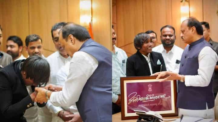 Bigg Boss Fame Suraj Chavan : सूरज चव्हाण यानं घेतली अजित पवार यांची भेट, भेटीनंतर एकच म्हणाला, 'दादा तर...' Bigg Boss Fame Suraj Chavan : सूरज चव्हाण यानं घेतली अजित पवार यांची भेट, भेटीनंतर एकच म्हणाला, 'दादा तर...'