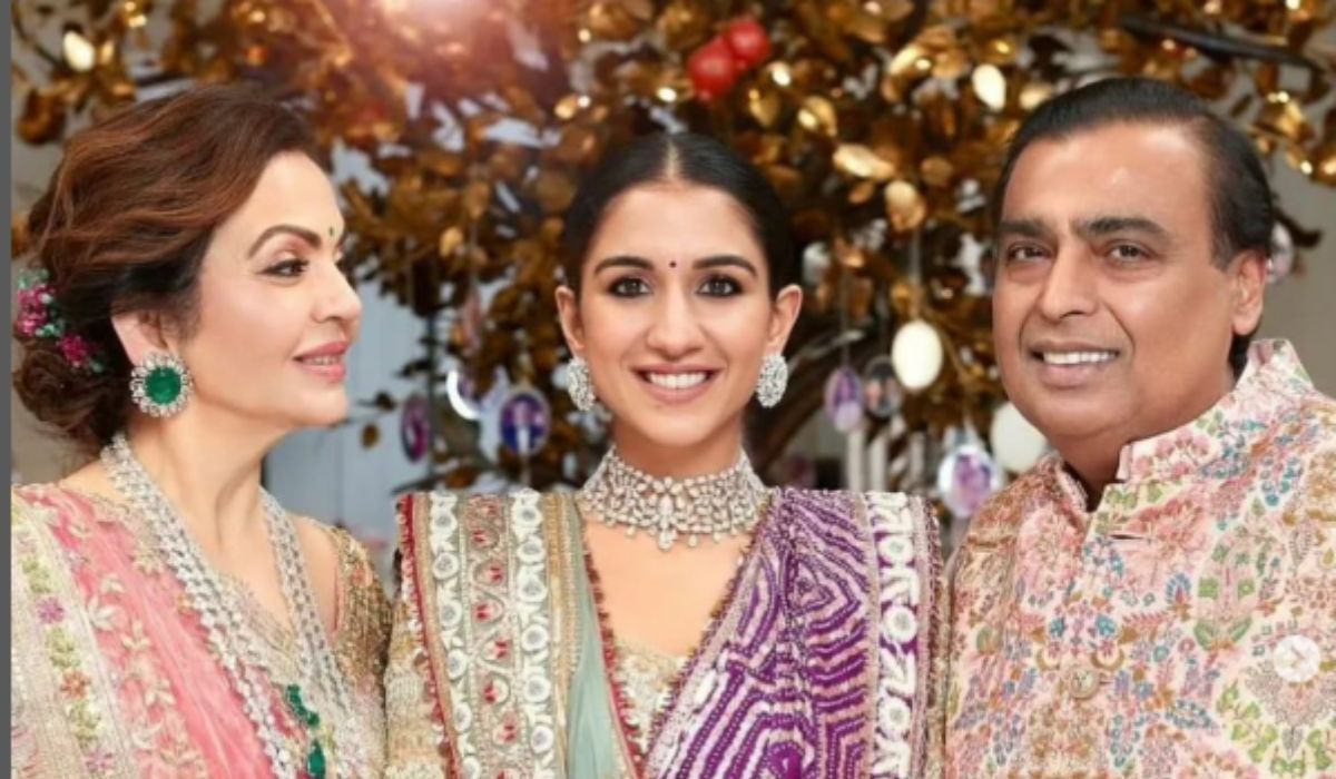 अंबानी यांची सून राधिका मर्चंटने अनेक दिग्गजांना टाकलं मागे, पाहा यादीत मिळवलं कितवं स्थान? अंबानी यांची सून राधिका मर्चंटने अनेक दिग्गजांना टाकलं मागे, पाहा यादीत मिळवलं कितवं स्थान?