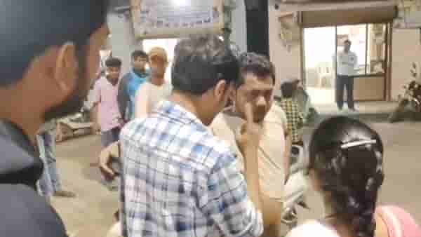 अंबरनाथमध्ये महिलेचा पाठलाग करणाऱ्या रोड रोमिओला चोप, पण पोलिसांकडून कारवाईची उदासीनता?