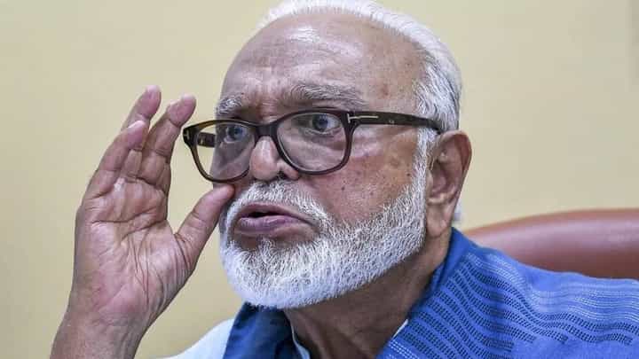 Chhagan Bhujbal : ...म्हणून छगन भूजबळांना महायुती सरकारच्या मंत्रिमंडळातून डावललं, कारणं आली समोर Chhagan Bhujbal : ...म्हणून छगन भूजबळांना महायुती सरकारच्या मंत्रिमंडळातून डावललं, कारणं आली समोर