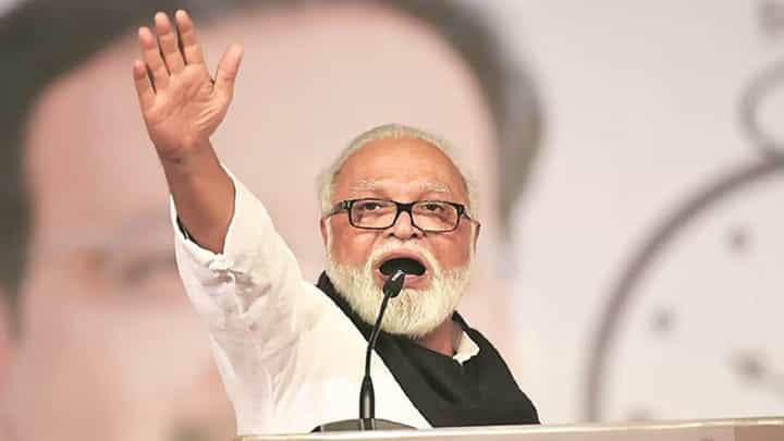Chhagan Bhujbal : मैं पुराना सिक्का हूँ, मुझे फेंक न देना… भुजबळांनी शायरीतून मनातील खदखद बोलून दाखवली Chhagan Bhujbal : मैं पुराना सिक्का हूँ, मुझे फेंक न देना… भुजबळांनी शायरीतून मनातील खदखद बोलून दाखवली