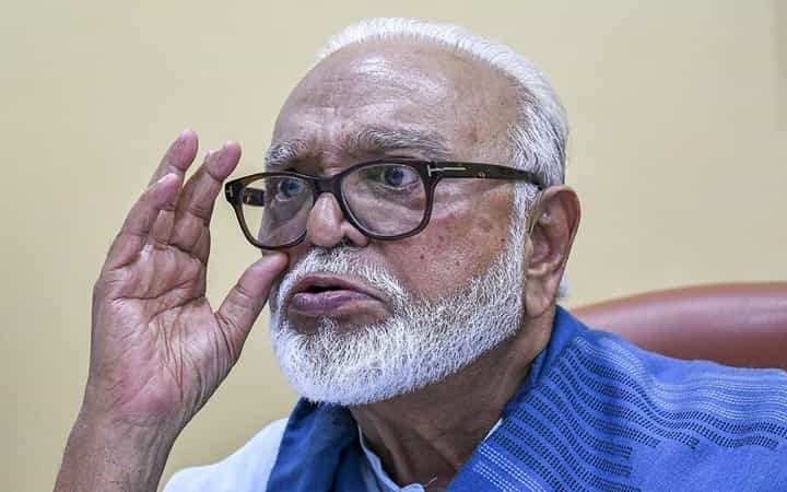 अजित पवार नाराज छगन भुजबळांनी मनधरणी करणार? नाराजी दूर करण्यासाठी दादांसह 'हे' दोन नेते भेट घेणार अजित पवार नाराज छगन भुजबळांनी मनधरणी करणार? नाराजी दूर करण्यासाठी दादांसह 'हे' दोन नेते भेट घेणार