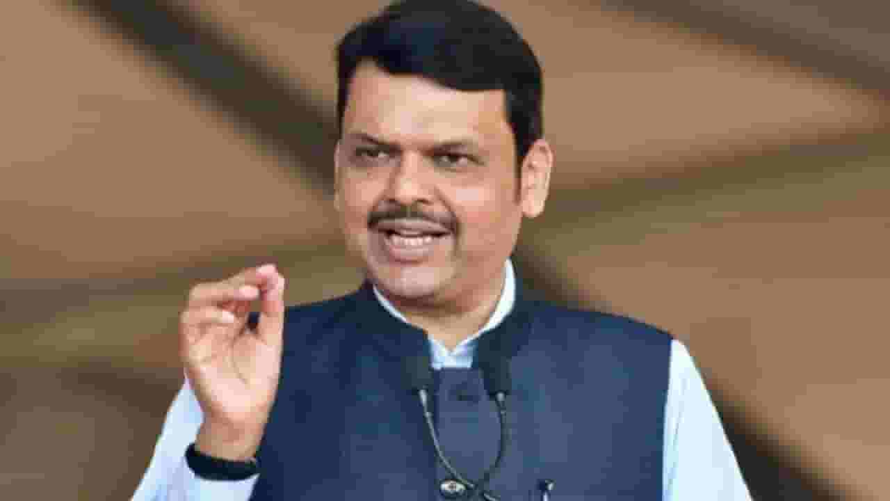 Devendra Fadnavis on Saif Attack : सैफवरील हल्ल्याच्या घटनेवर मुख्यमंत्र्यांची पहिली प्रतिक्रिया; म्हणाले, 'मुंबई असुरक्षित...'
