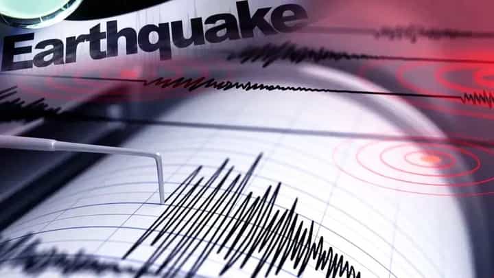 Delhi Earthquake Video : राजधानी हादरली... गाढ झोपेत असताना दिल्लीसह एनसीआरमध्ये भूकंपाचे धक्के Delhi Earthquake Video : राजधानी हादरली... गाढ झोपेत असताना दिल्लीसह एनसीआरमध्ये भूकंपाचे धक्के