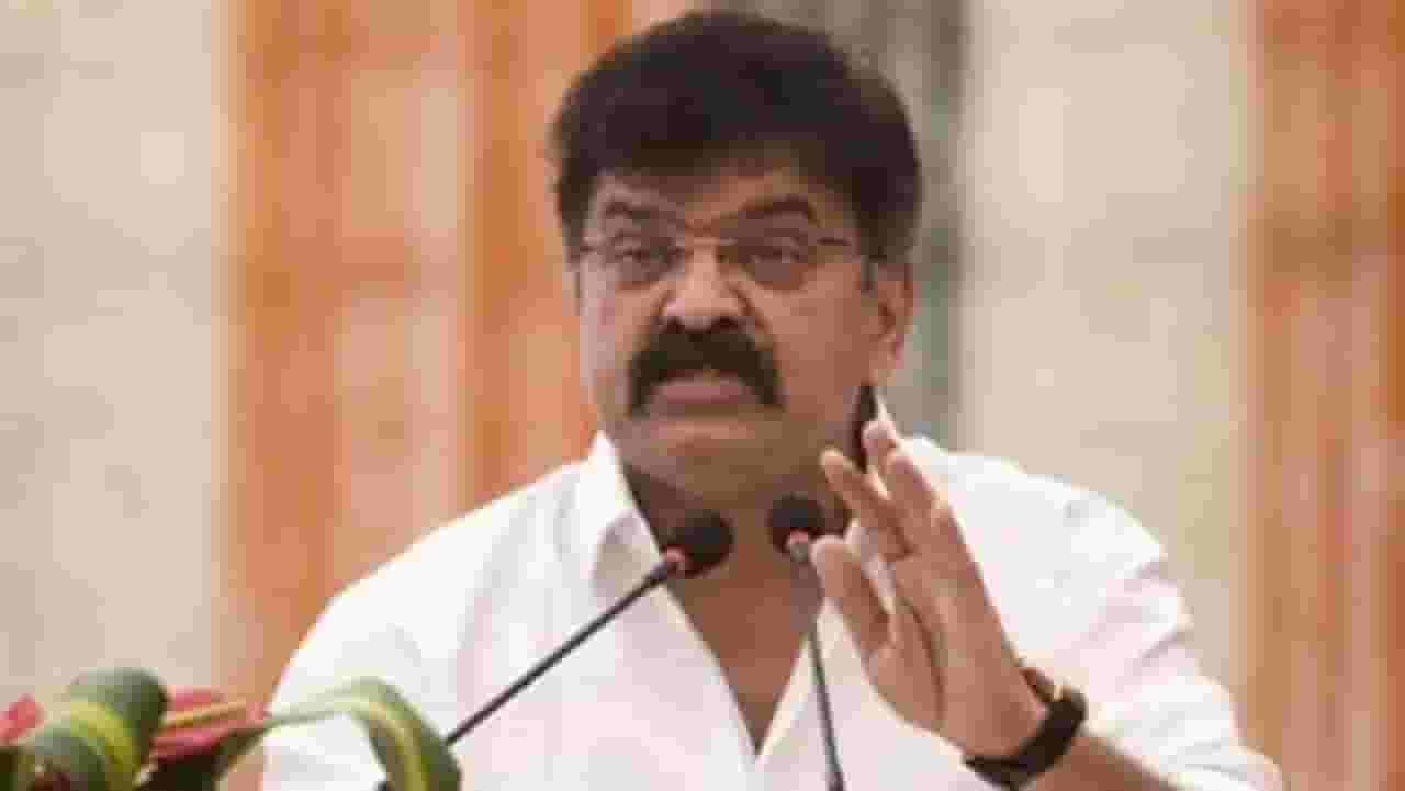 Jitendra Awhad Video : 'औरंगजेब तुमचा बाप की तुम्ही त्याच्या खानदानातले... त्याला आता पोसायला घेतलंय', आव्हाड कोणावर भडकले?