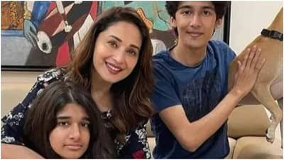 माधुरी दीक्षितच्या दोन्ही मुलांनी आजपर्यंत एकही.... अभिनेत्राचा धक्कादायक खुलासा