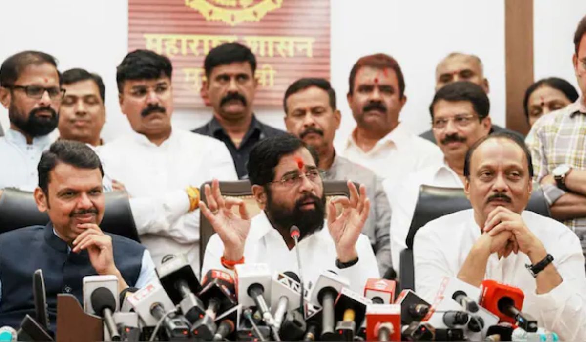 महायुतीच्या आमदारांची मंत्रिपदासाठी जोरदार लॉबिंग सुरु, कोण-कोण बनणार मंत्री? महायुतीच्या आमदारांची मंत्रिपदासाठी जोरदार लॉबिंग सुरु, कोण-कोण बनणार मंत्री?