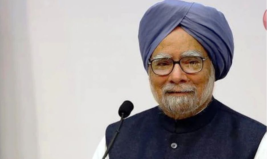 साल २००५ मध्ये मनमोहन सिंह यांनी व्हॅल्यू एडेड टॅक्सची व्यवस्था सुरु केला आणि जुन करप्रणाली रद्द केली. व्यापारी आणि उद्योजकांवर कराचा बोजा कमी करण्यासाठी सर्व्हीस टॅक्सची व्यवस्था सुरु केली.त्यामुळे महसूलाचे नुकसान झाले नाही. मनमोहन सिंह यांनी राष्ट्रीय ग्रामीण रोजगार गॅरंटी ( नरेगा ) या योजनेची सुरुवात केली. त्यानंतर तिचे नाव मनरेगा करण्यात आले. त्यांच्या काळात साल २००६ मध्ये देशात स्पेशल इकॉनॉमिक झोन सुरु केले.