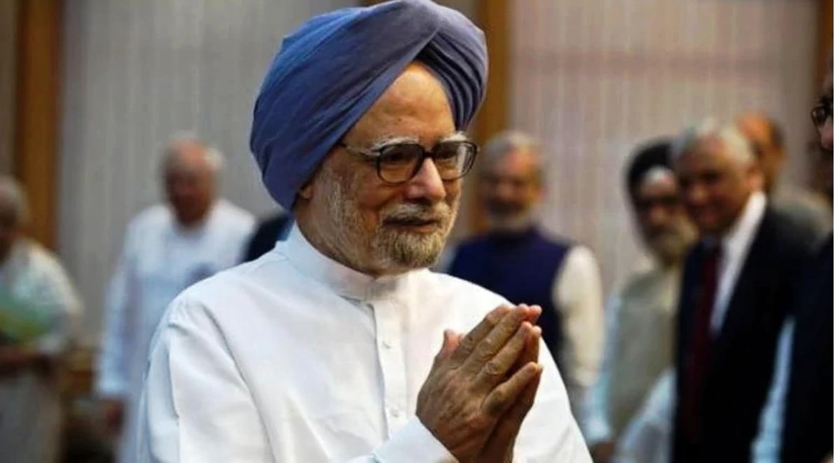 साल २००४ साली युपीए सरकारमध्ये ते देशाचे १३ वे पंतप्रधान झाले. त्यांनी आपला कार्यकाळ पूर्ण केला. त्यानंतर साल २००९ ते २०१४ पर्यंत ते देशाचे पुन्हा पंतप्रधान झाले.