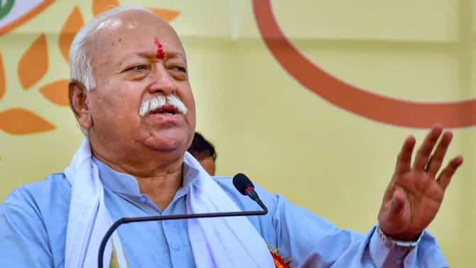 उठसूट रोज मशिदीखाली मंदिराचा दावा करून कसं चालणार? देशाच्या बदनामीचा विचार करणार की नाही, कट्टर हिंदू संघटनांचे सरसंघचालकांनी टोचले कान