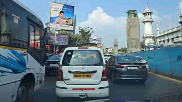 मुंबईकरांनो आज या मार्गाने प्रवास करणं टाळा, शपथविधीनिमित्त वाहतुकीत मोठे बदल