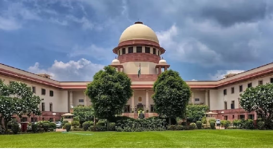 'पुरुषांनाही पिरियड्स असायला पाहिजे होते',...मध्य प्रदेश हायकोर्टाच्या आदेशावर असे का म्हणाले सुप्रीम कोर्ट ? 'पुरुषांनाही पिरियड्स असायला पाहिजे होते',...मध्य प्रदेश हायकोर्टाच्या आदेशावर असे का म्हणाले सुप्रीम कोर्ट ?