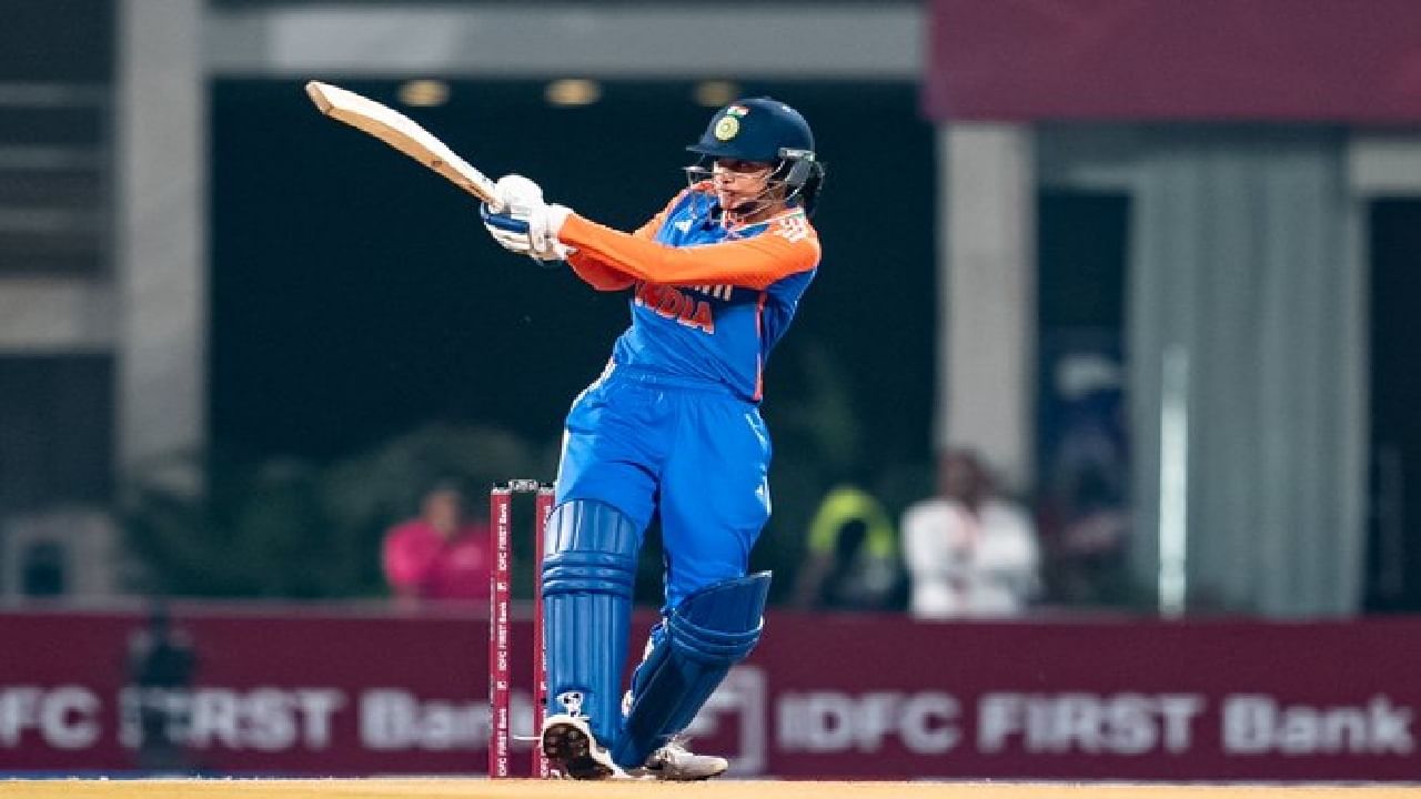 4,4,4,4,4,4,4,4, Smriti Mandhana धमाका, विंडीजविरुद्ध सलग दुसरं अर्धशतक