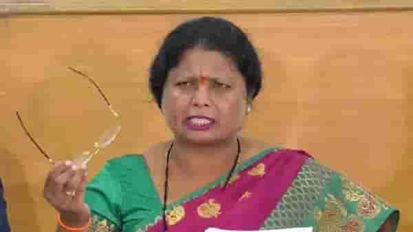 Sushma Andhare : ‘कोण होतात तुम्ही, काय झालात तुम्ही… आता भाजपची वाट’, सुषमा अंधारे यांचा नेमका कोणाला खोचक टोला?