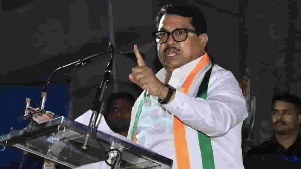 Beed Murder:'मुख्य आरोपीला वाचवण्यासाठी मोहरे...,' काय म्हणाले विजय वडेट्टीवार Beed Murder:'मुख्य आरोपीला वाचवण्यासाठी मोहरे...,' काय म्हणाले विजय वडेट्टीवार