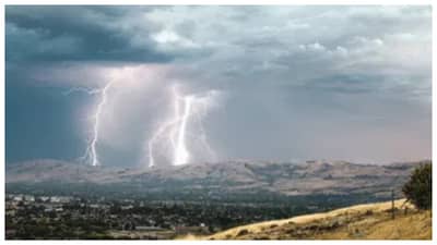 महाराष्ट्रातील या भागांमध्ये पाऊस, शेतकऱ्यांवर संकट, पुन्हा थंडी कधीपासून सुरु होणार?