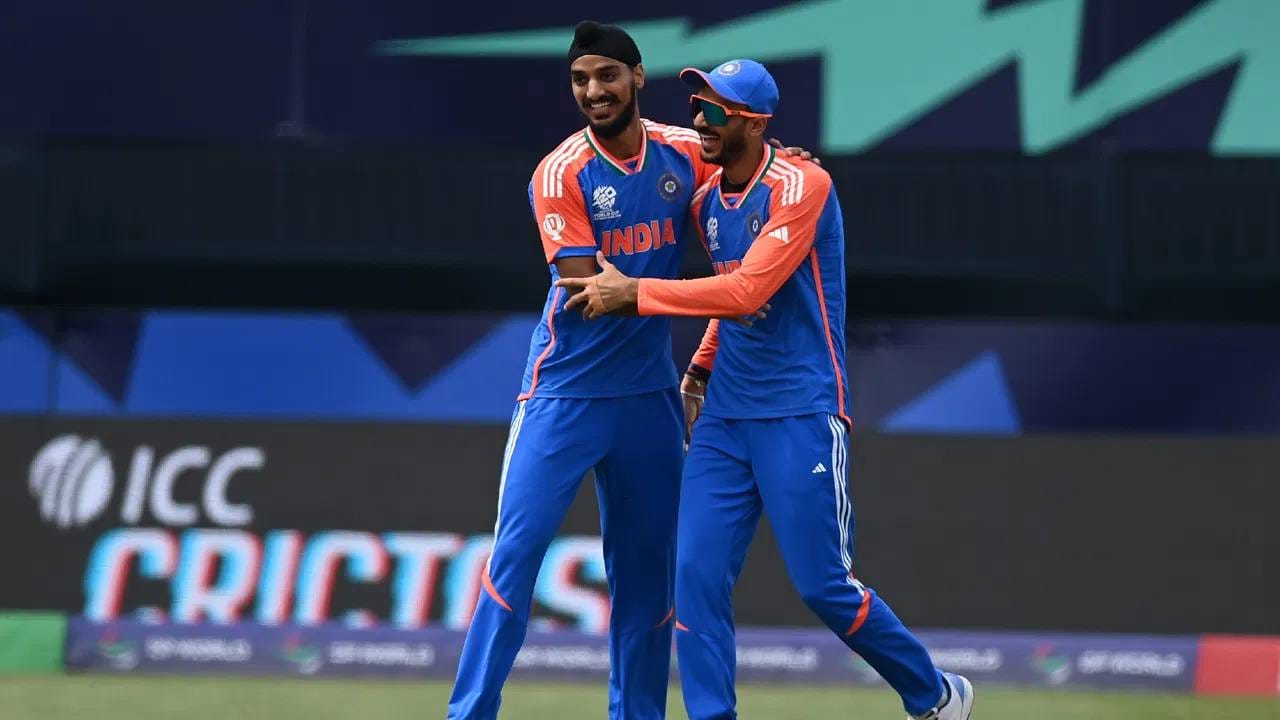 अर्शदीप सिंग पहिल्याच सामन्यात भारतासाठी सर्वाधिक विकेट घेणारा गोलंदाज ठरू शकतो. यासाठी त्याला पहिल्याच सामन्यात 2 विकेट्सची गरज आहे. सध्या युझवेंद्र चहलच्या नावावर 96 विकेट आहेत. तर अर्शदीपच्या नावावर 95 विकेट आहेत.