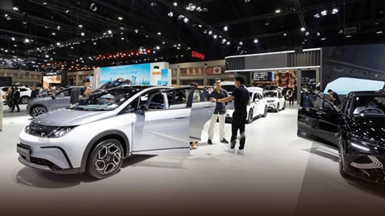 Auto Expo मध्ये 'या' BMW कारची दमदार झलक, सादर करणार अनेक मॉडेल्स