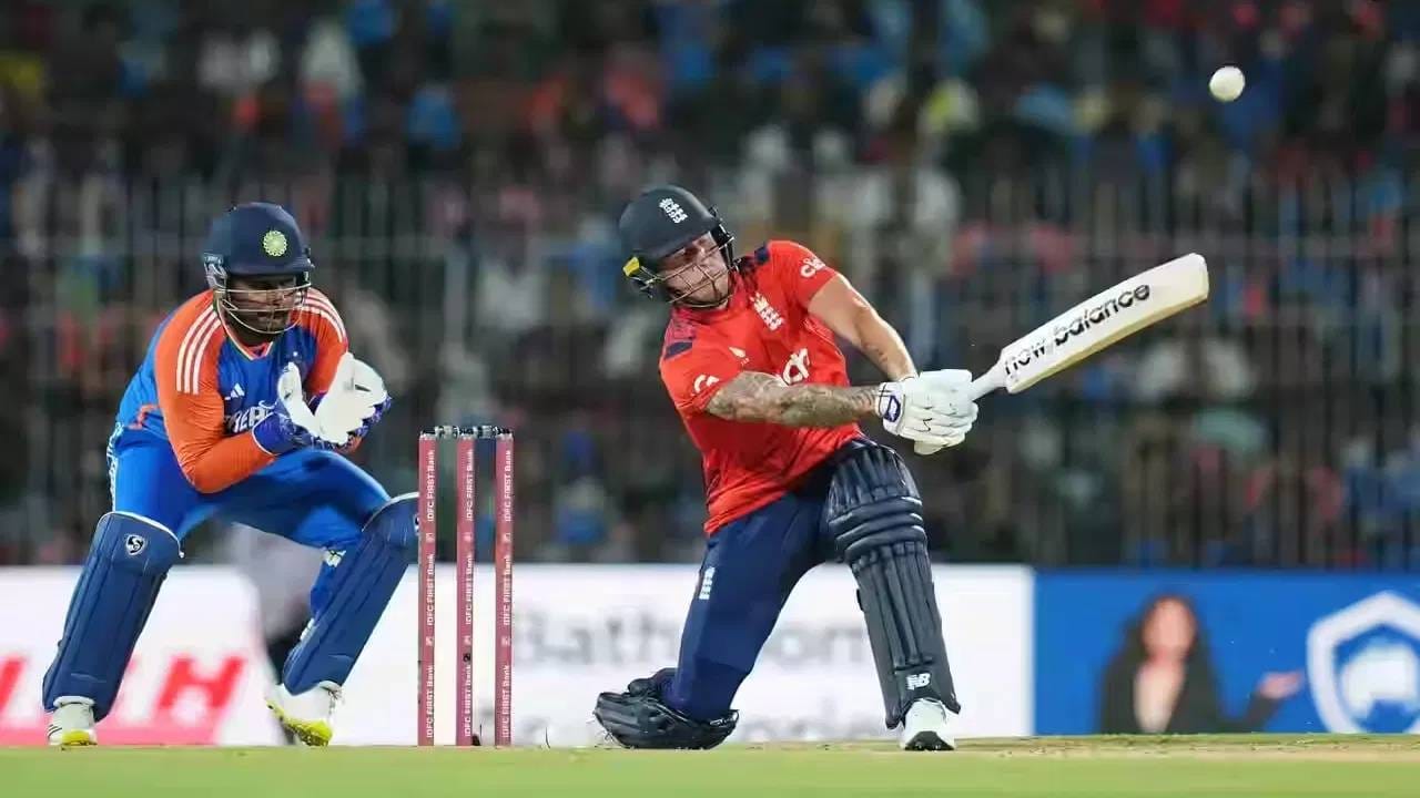 भारतात प्रथमच खेळत असलेल्या ब्रेडन कार्स याने आपल्या खेळीने सर्वांना प्रभावित केलं. आठव्या क्रमांकावर उतर त्याने 17 चेंडूत 3 उत्तुंग षटकार आणि एका चौकाराच्या मदतीने 31 धावा केल्या. पण जोफ्रा आर्चरलच्या चुकीमुळे धावचीत झाला.