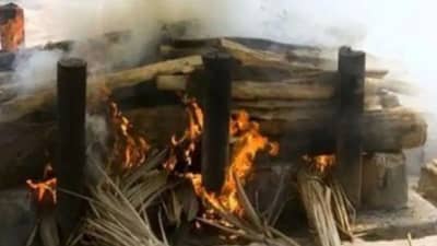 अंत्यसंस्कारावेळी पार्थिवाला मुखाग्नी दिल्यानंतर जळत नाही हा अवयव, कारण...