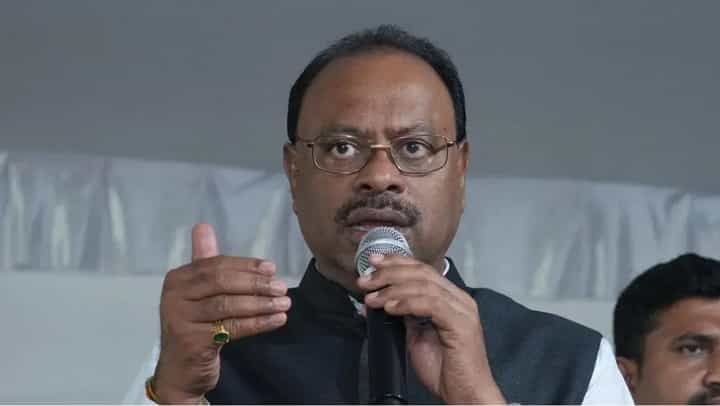 'दहावीच्या लिव्हिंग सर्टीफिकीटवर जात असते, तिच पुढे...,' काय म्हणाले बावणकुळे 'दहावीच्या लिव्हिंग सर्टीफिकीटवर जात असते, तिच पुढे...,' काय म्हणाले बावणकुळे