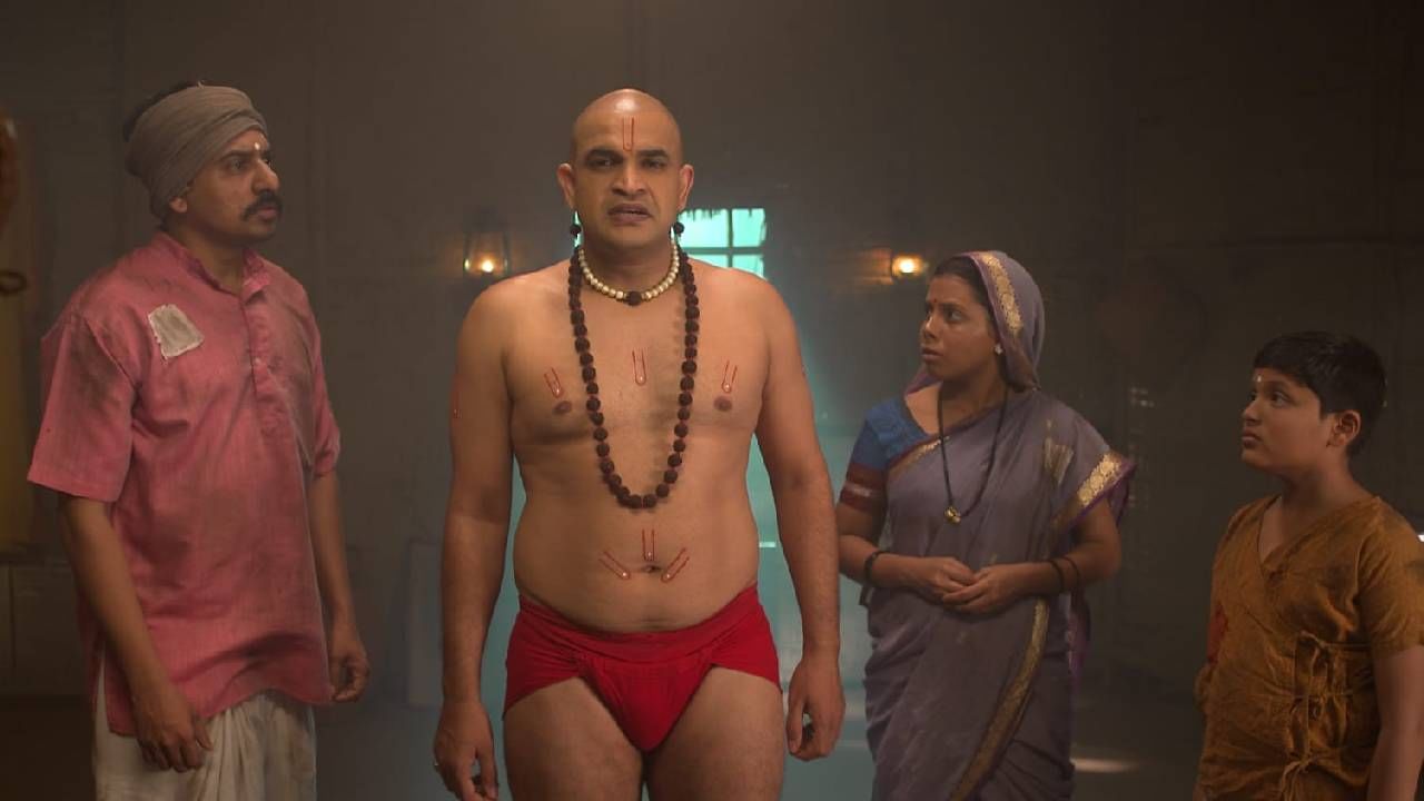 अक्कलकोटातल्या एका अत्यंत विपन्न अवस्थेत असलेल्या घरात स्वामी प्रवेश करतात आणि घोषित करतात की यंदा माघी गणेशोत्सव दणक्यात साजरा करायचा. 
