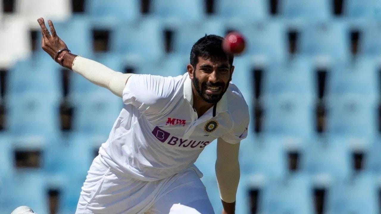 जसप्रीत बुमराहने 2023 साली पाठीच्या दुखापतीतून सावरत कमबॅक केलं होतं. त्यानंतर त्याने आपल्या कामगिरीने सर्वांची दाद मिळवली. मागच्या वर्षी इंग्लंड आणि बांगलादेशविरुद्धच्या कसोटीत विजय मिळवून देण्यात मोलाची भूमिका बजावली. इतकंच काय तर दक्षिण अफ्रिका आणि ऑस्ट्रेलियातही यशस्वी ठरला. 