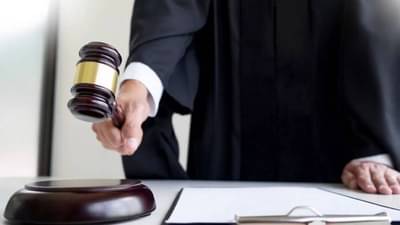 महाराष्ट्रातील खोट्या जजने खऱ्या महिला न्यायाधीशाला प्रेम जाळ्यात अडकवलं, अश्लील व्हिडिओ बनवले आणि...