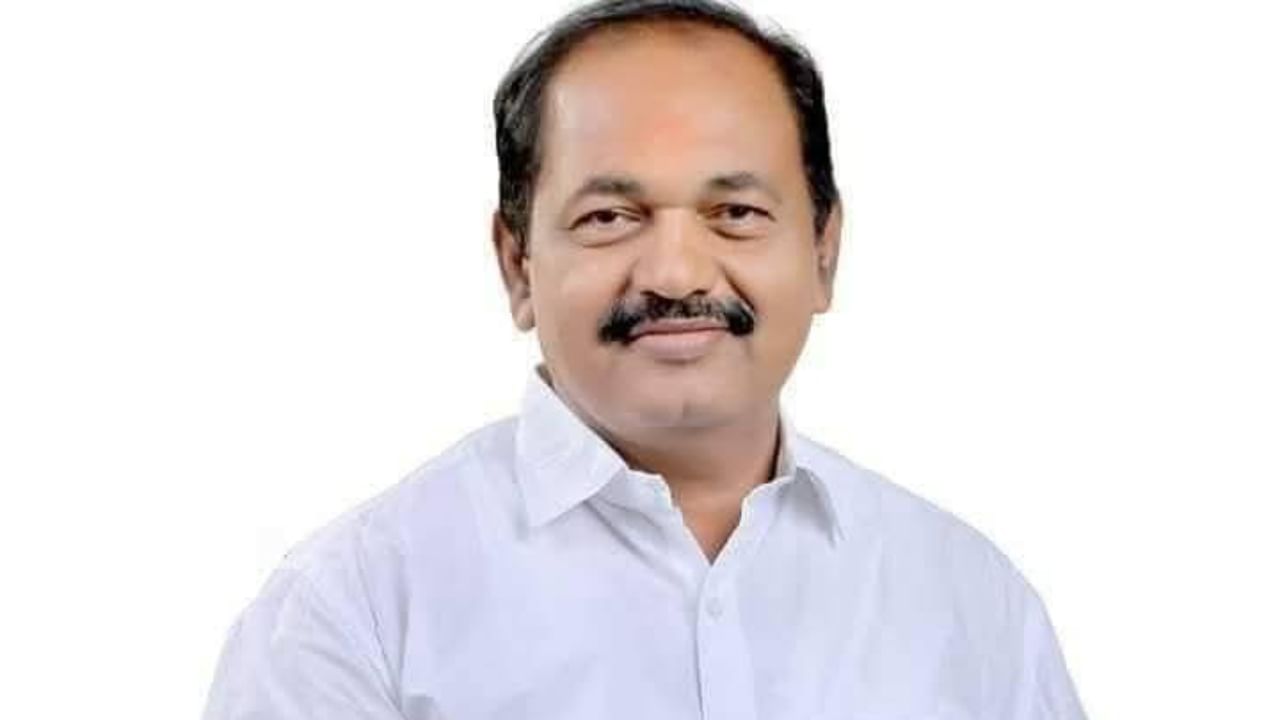 राष्ट्रवादी काँग्रेसचे नेते महेश कोठे यांचे निधन, कुंभमेळ्यासाठी गेले अन्... राष्ट्रवादी काँग्रेसचे नेते महेश कोठे यांचे निधन, कुंभमेळ्यासाठी गेले अन्...