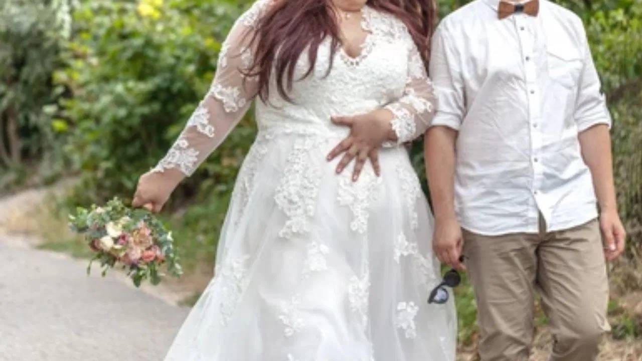 मॉरिटानियातील या परंपरेला लैबलोउ म्हटलं जातं. या वजनदार महिलाांना समृद्धीचं प्रतिक मानलं जातं. तसेच आरोग्याचंही प्रतिक मानलं जातं.