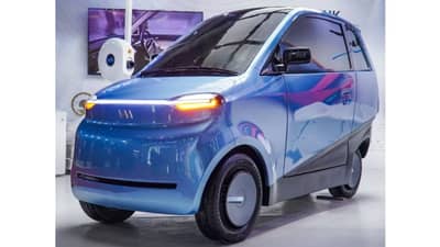 देशाची पहिली सोलर कार आली, पाहा किती आहे किंमत आणि रेंज...