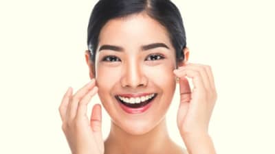 लहान वयातच चेहऱ्यावर सुरकुत्या दिसू लागल्यात? फॉलो करा हे घरगुती उपाय