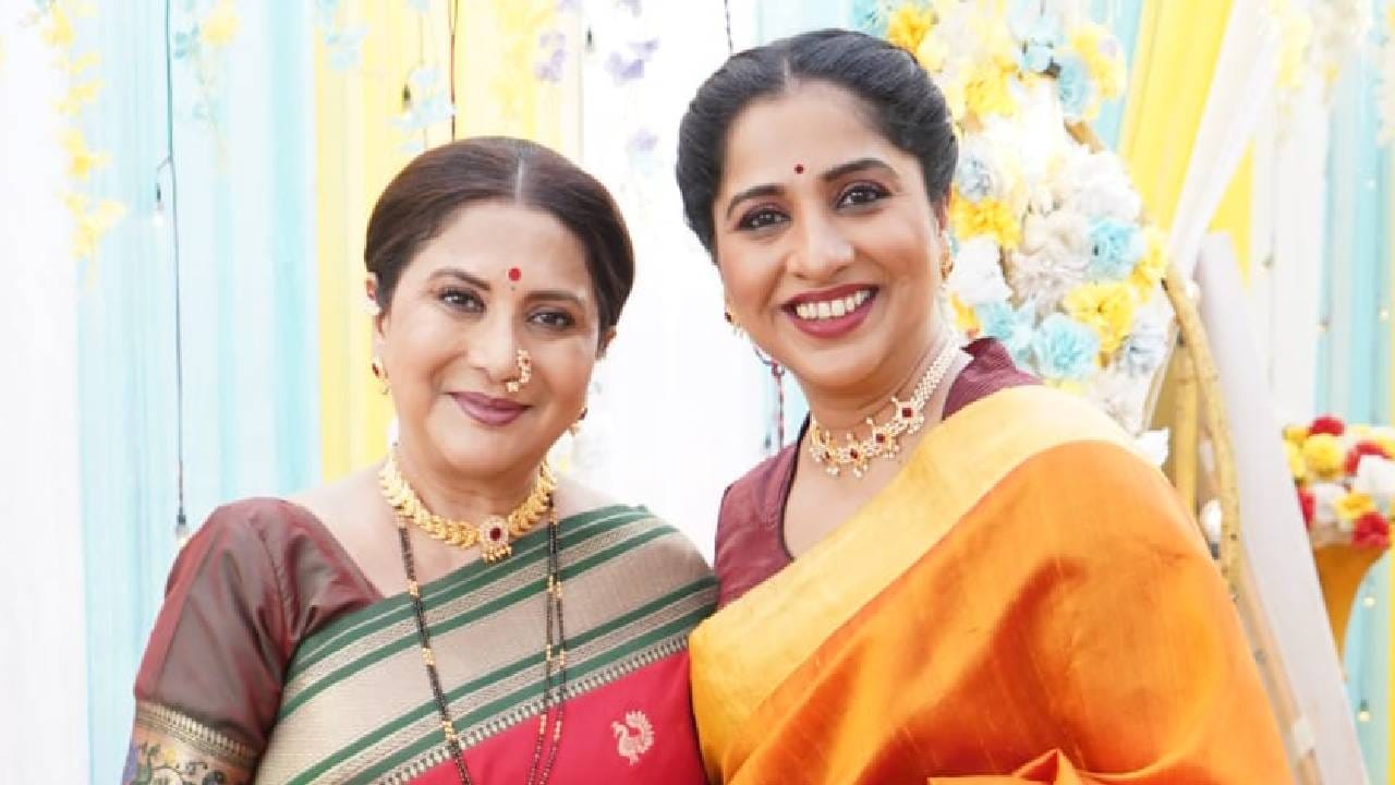 अभिनेत्री मधुराणी प्रभुलकर या खास एण्ट्रीबद्दल म्हणाली, "पुन्हा एकदा अरुंधती साकारायला मिळतंय याचा अतिशय आनंद होतोय. साधारण दीड महिन्यापूर्वी आमच्या मालिकेनं निरोप घेतला होता." 
