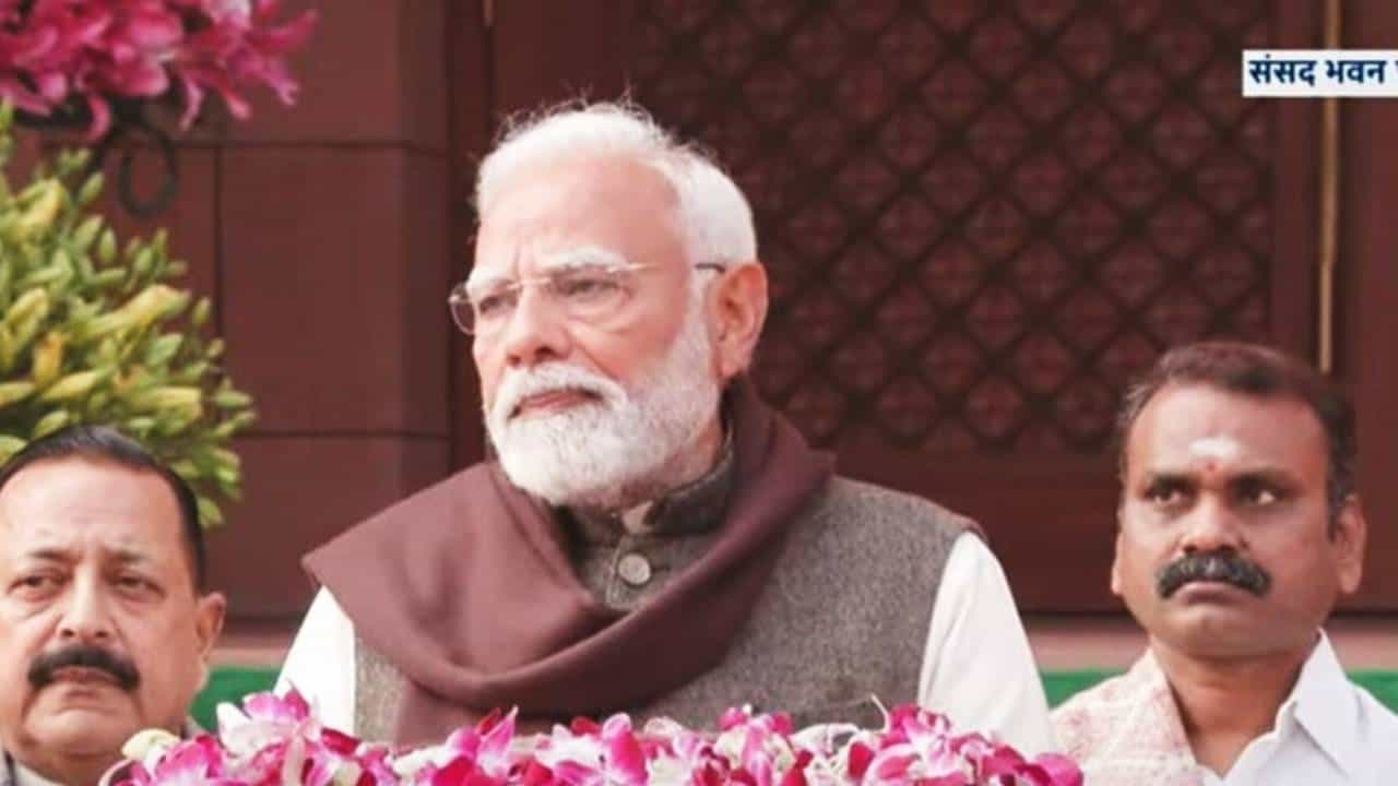 गरीब, मध्यम वर्गावर लक्ष्मीची कृपा राहो; बजेट सत्रापूर्वी पंतप्रधान नरेंद्र मोदींचे शुभ संकेत, विकसीत भारताविषयी मोठे वक्तव्य