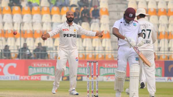 पहिल्या कसोटीत पाकिस्तानने नाणेफेकीचा कौल जिंकला आणि प्रथम फलंदाजी करण्याचा निर्णय घेतला. पाकिस्तानने पहिल्या डावात 230 धावा केल्या आणि वेस्ट इंडिजला 137 धावांवर गुंडाळलं. त्यानंतर पाकिस्तानचा दुसरा डावा 157 धावांवर आटोपला आणि विजयासाठी 251 धावांचं आव्हान दिलं. वेस्ट इंडिजला सर्वबाद 123 धावा करता आल्या आणि 127 पराभवाचं तोंड पाहावं लागलं.