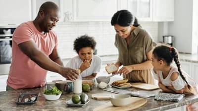 ‘पांडा पॅरेंटिंग’ म्हणजे काय रे भाऊ, जाणून घ्या