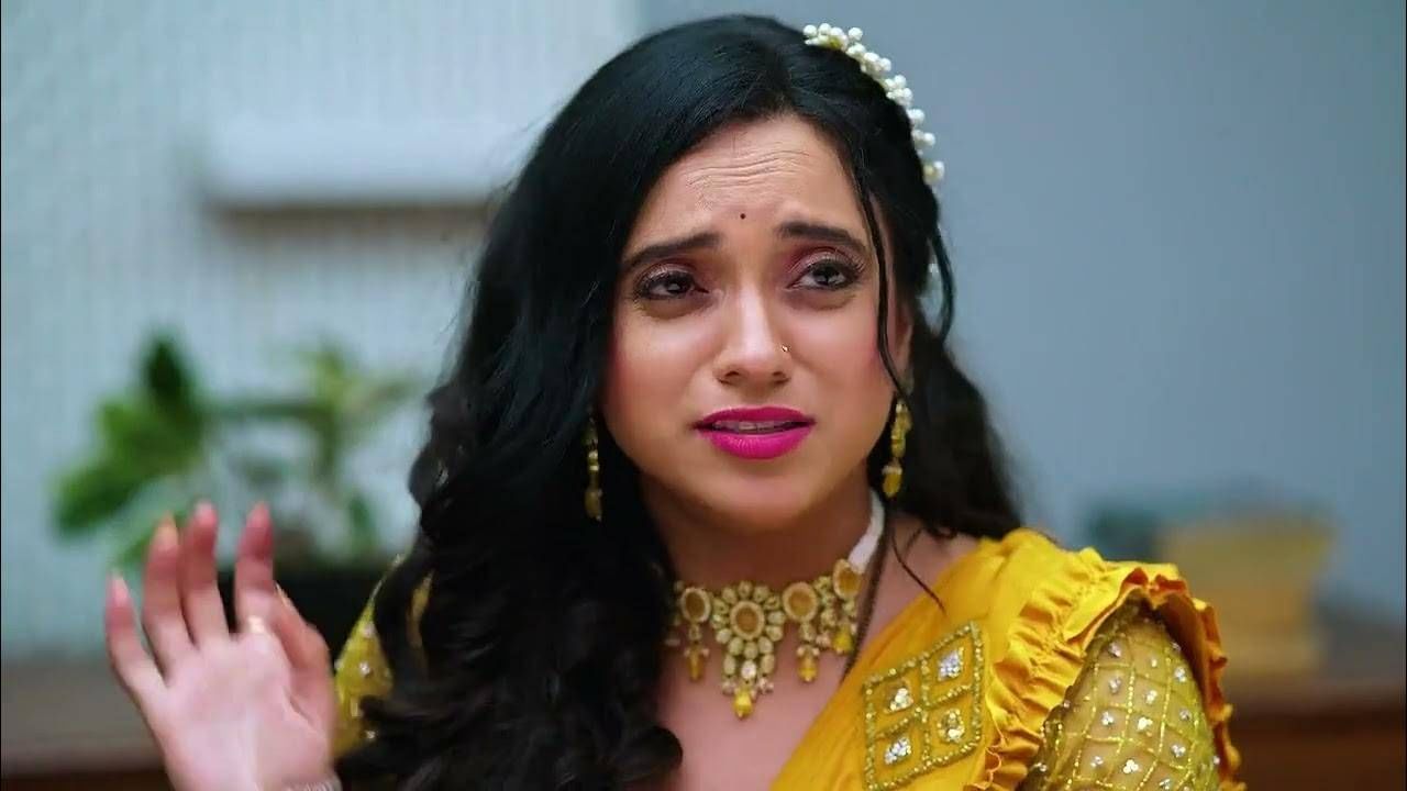तनया तिच्या गरोदरपणाचा फायदा घेत इतरांना घराची कामं पूर्ण करायला लावते. ती स्वतःची खोली बदलून मोठी खोली मागते. ज्यामुळे वसुंधरा, आकाश आणि त्यांच्या मुलांना लहान खोलीत जावं लागतं. तरीही वसुंधरा आणि तिचं कुटुंब आनंदी आहे. ज्यामुळे तनयाला अजूनच चिड येते.