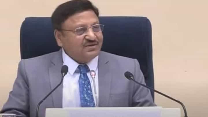 Delhi Vidhan Sabha Election : दिल्ली विधानसभा निवडणुकीचं बिगुल वाजलं, कधी होणार मतदान अन् निकाल कधी? Delhi Vidhan Sabha Election : दिल्ली विधानसभा निवडणुकीचं बिगुल वाजलं, कधी होणार मतदान अन् निकाल कधी?