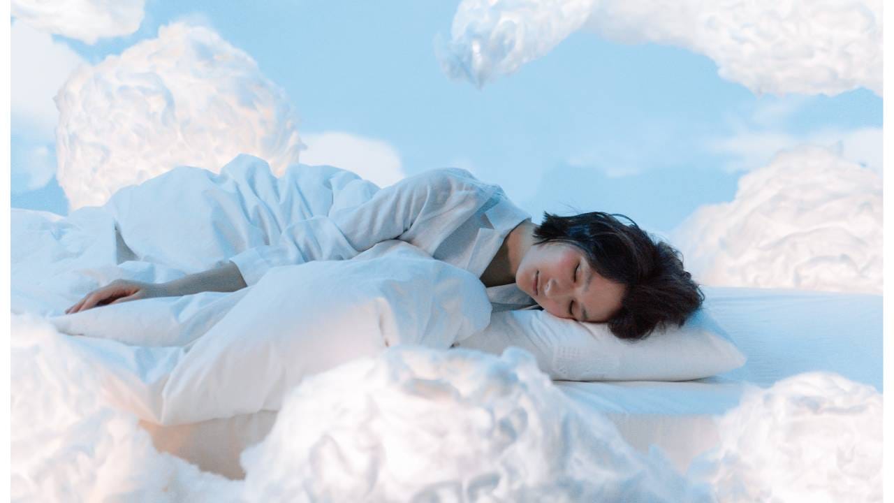 या गावात स्वचा शोध घेण्यासाठी, शांत आणि गाढ झोपण्यासाठी हजारो पर्यटक येतात. या गावात शांती आहे. निसर्ग आहे. या सानिध्यात लोकांच्या काळजावर निसर्ग फुंकर घालतो. त्यांना ताजंतवाणं करतो.