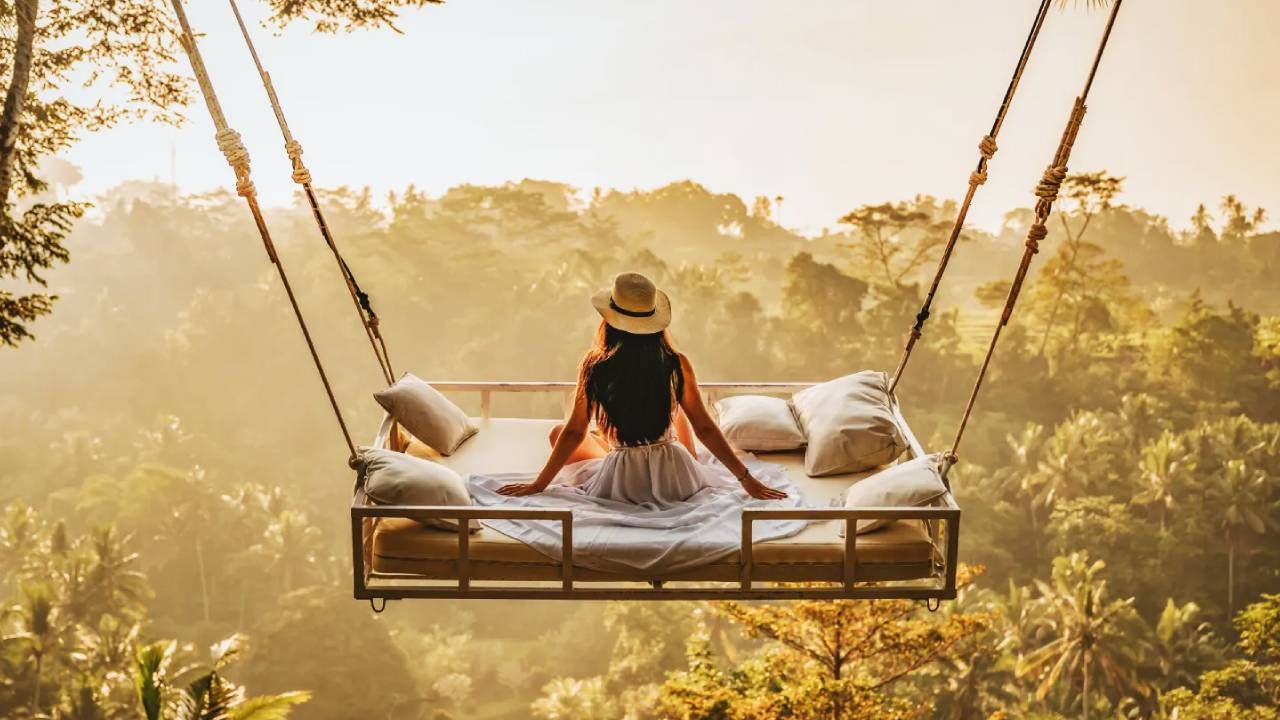 साधारण खोली, आरामदायक बिछाना, एक खुर्ची, टेबल, उघडी खिडकी आणि समोर भव्य असा निसर्ग असे वातावरण पर्यटकांना खुणावत आहे. येथे ना टीव्ही, ना इंटरनेट, शांती, निसर्ग आणि तुमची झोप याशिवाय चौथं कोणी नाही.