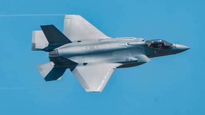 F-35 Crash : अमेरिकन एअर फोर्सला मोठा झटका, जगातील सर्वात शक्तीशाली फायटर विमान कोसळलं, VIDEO
