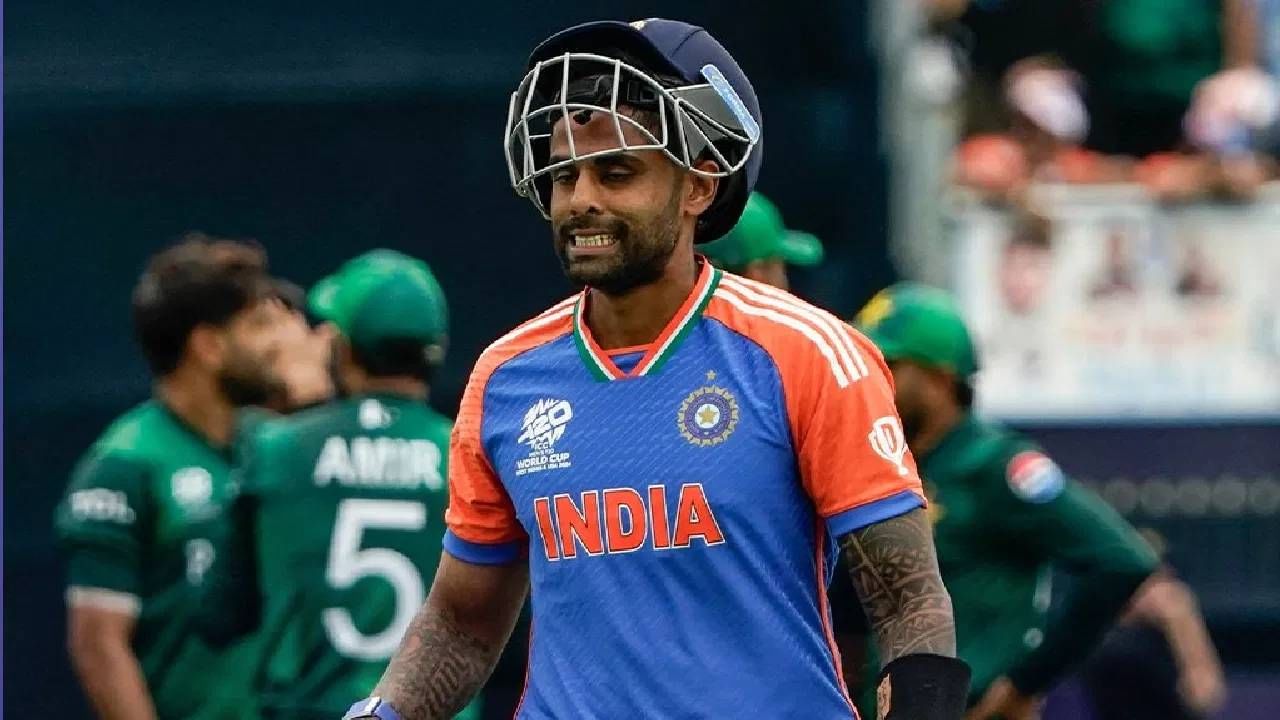 सूर्यकुमार यादवच्या नेतृत्वात टीम इंडियाची विजयी घोडदौड सुरु आहे. बांग्लादेश, दक्षिण अफ्रिकेनंतर इंग्लंडला पराभवाचे तारे दाखवले आहेत. पण सूर्यकुमार यादवचा फॉर्म मात्र गेल्याचं दिसत आहे. मागच्या दहा डावांचा विचार केला तर असंच म्हणावं लागेल. 