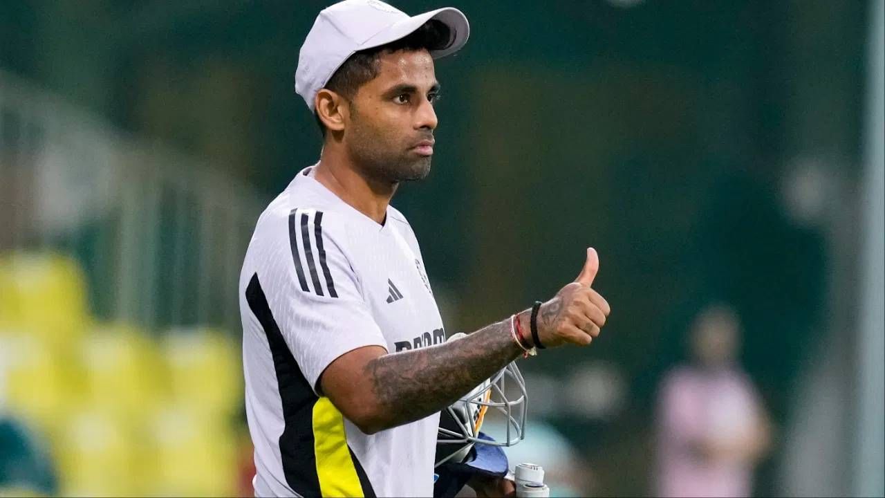 रोहित शर्मा सारखं मी कोणाला थांबवत नाही..! टी20 मालिकेदरम्यान सूर्यकुमार असं का बोलला? रोहित शर्मा सारखं मी कोणाला थांबवत नाही..! टी20 मालिकेदरम्यान सूर्यकुमार असं का बोलला?