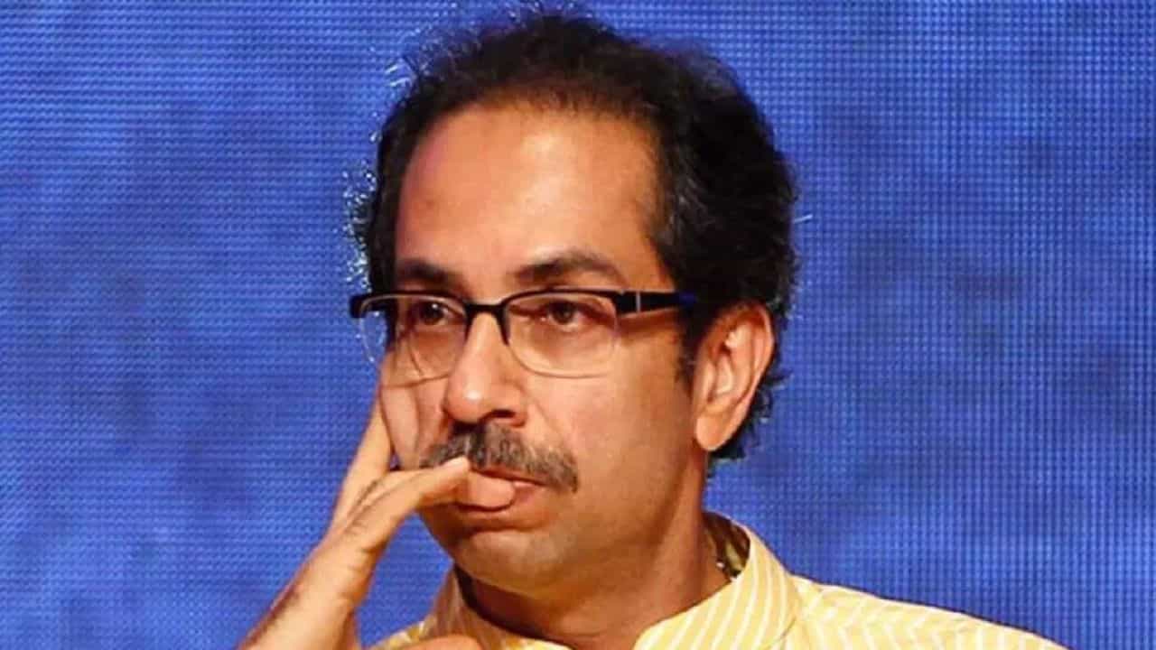 उद्धव ठाकरे यांना पुन्हा मोठा धक्का, बड्या नेत्यावरील नाराजीमुळे अनेक पदाधिकारी पक्ष सोडणार