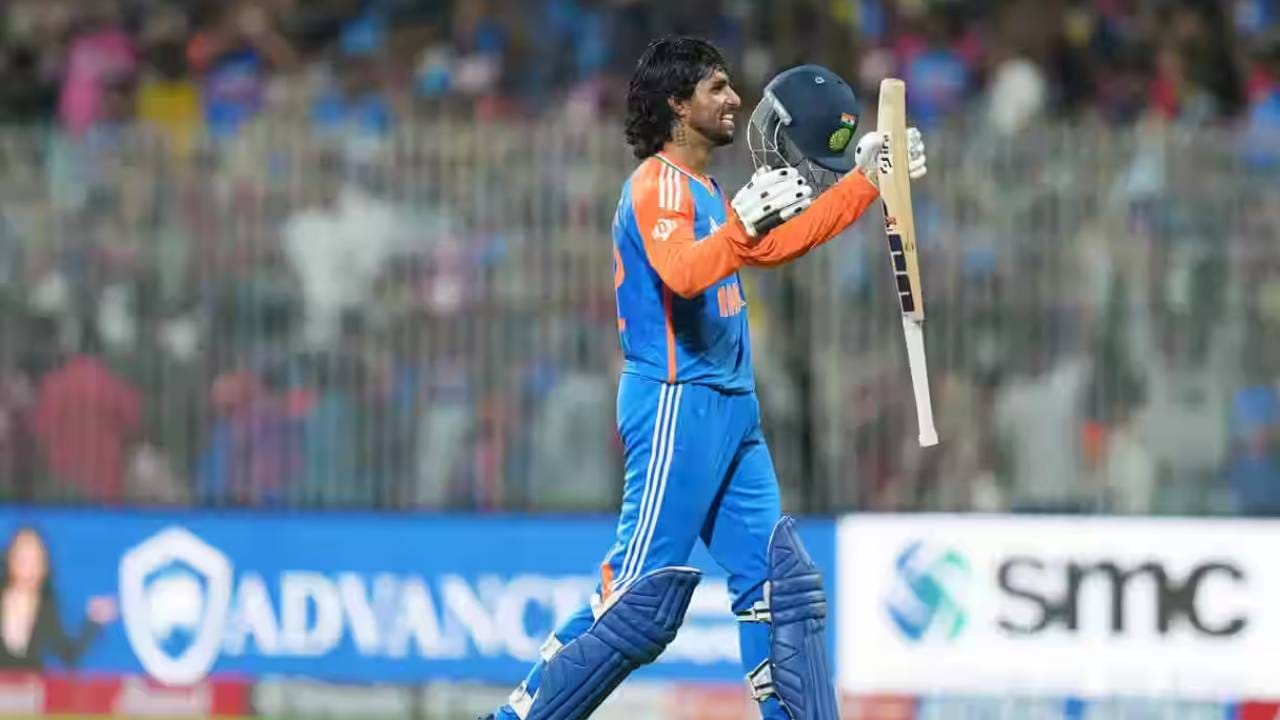 तिलक वर्मा भारताचा स्टार खेळाडू असून त्याने आपल्या फलंदाजीने सर्वांचं लक्ष वेधून घेतलं आहे. सलग पाच सामन्यात तिलक वर्माने सर्वाधिक धावा करत एक खास विक्रम नोंदवला आहे. 