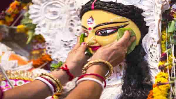 मासिक दुर्गा अष्टमीला करा या वस्तूंचे दान, सर्व समस्यांपासून मिळेल मुक्ती