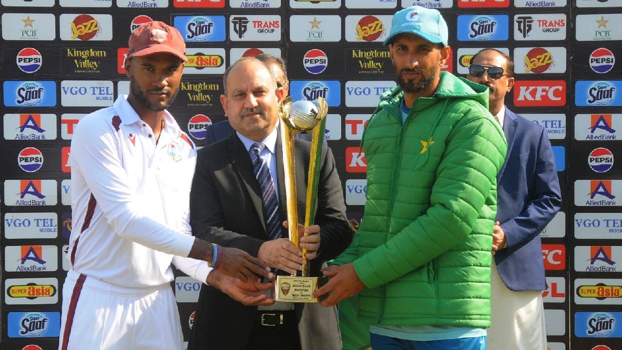 चॅम्पियन्स ट्रॉफीआधी वेस्ट इंडिजचा पाकिस्तानला दणका, कर्णधाराने असं फोडलं खापर चॅम्पियन्स ट्रॉफीआधी वेस्ट इंडिजचा पाकिस्तानला दणका, कर्णधाराने असं फोडलं खापर